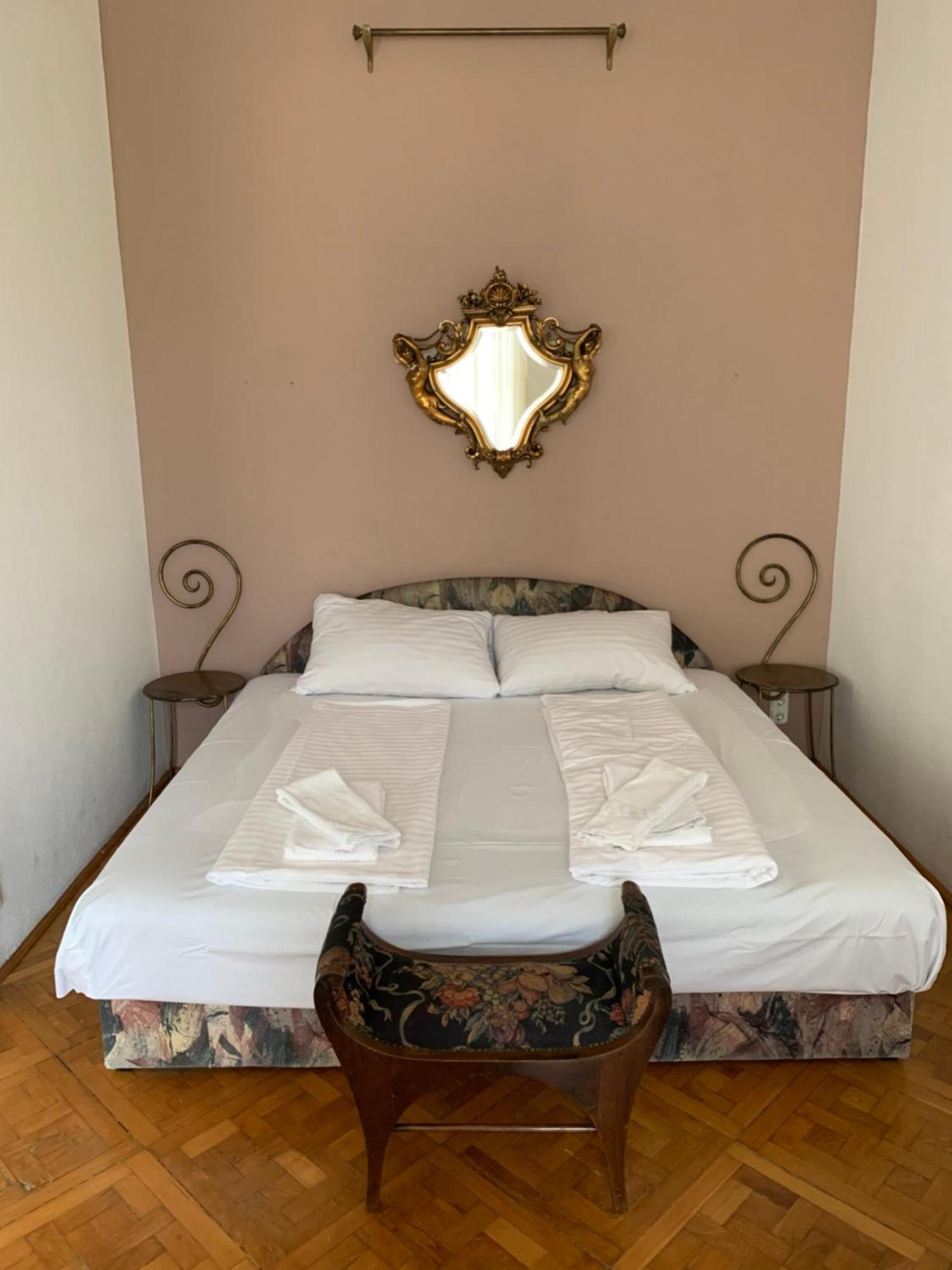 Libra Grande Venetian Style Apartment Budapest Ngoại thất bức ảnh