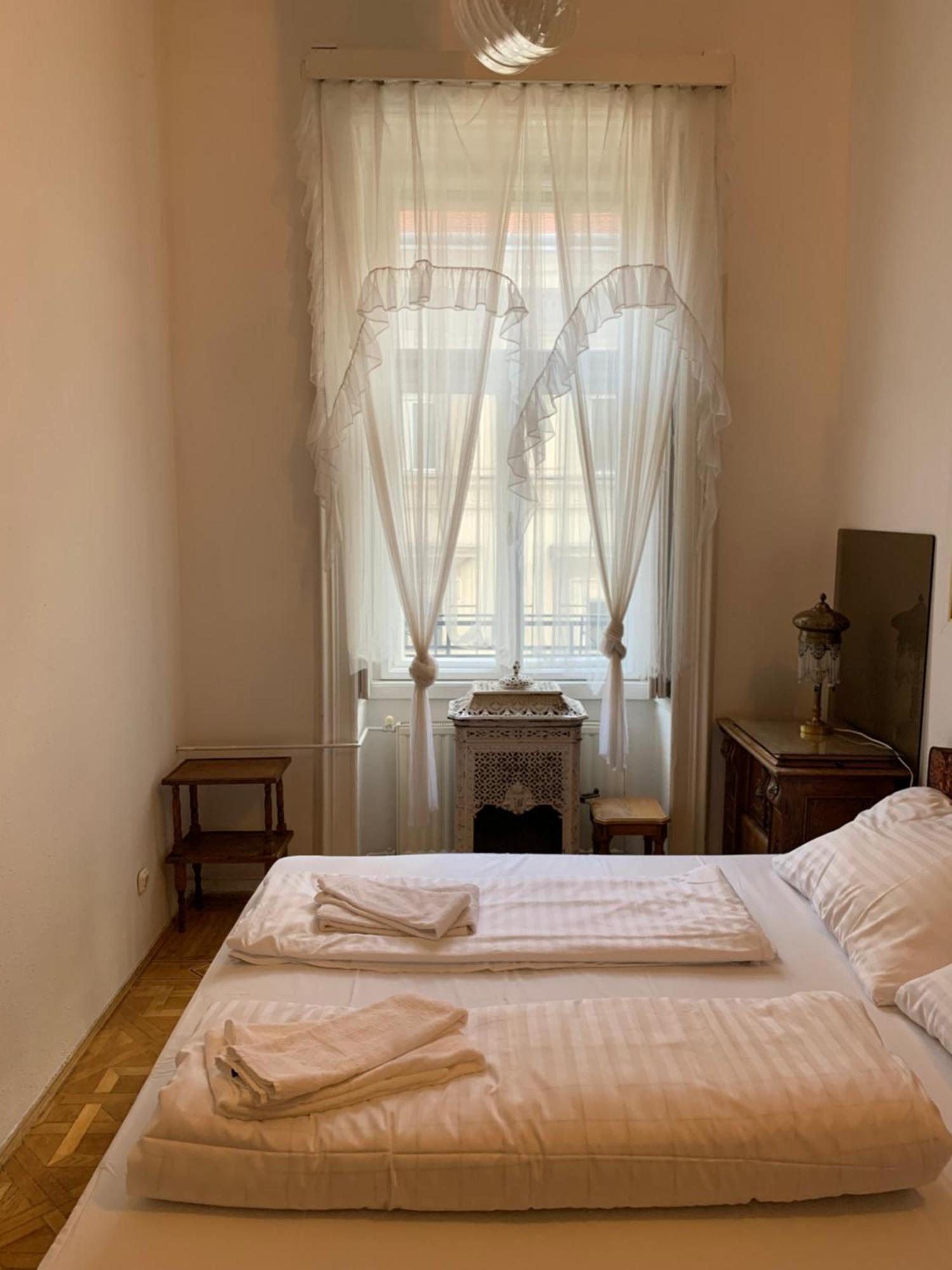 Libra Grande Venetian Style Apartment Budapest Ngoại thất bức ảnh